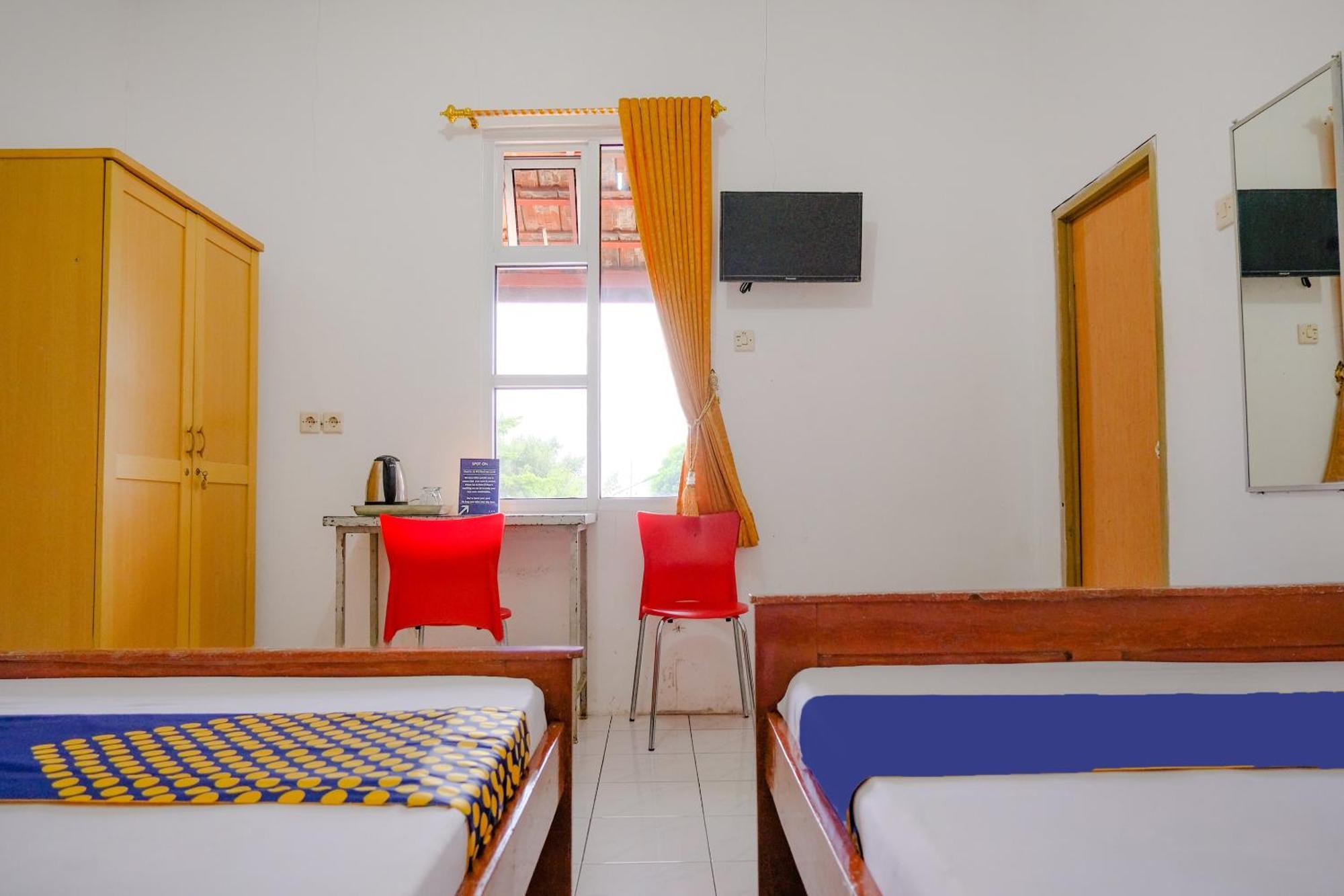 Oyo Life 2638 Hotel Raya Саранган Екстер'єр фото