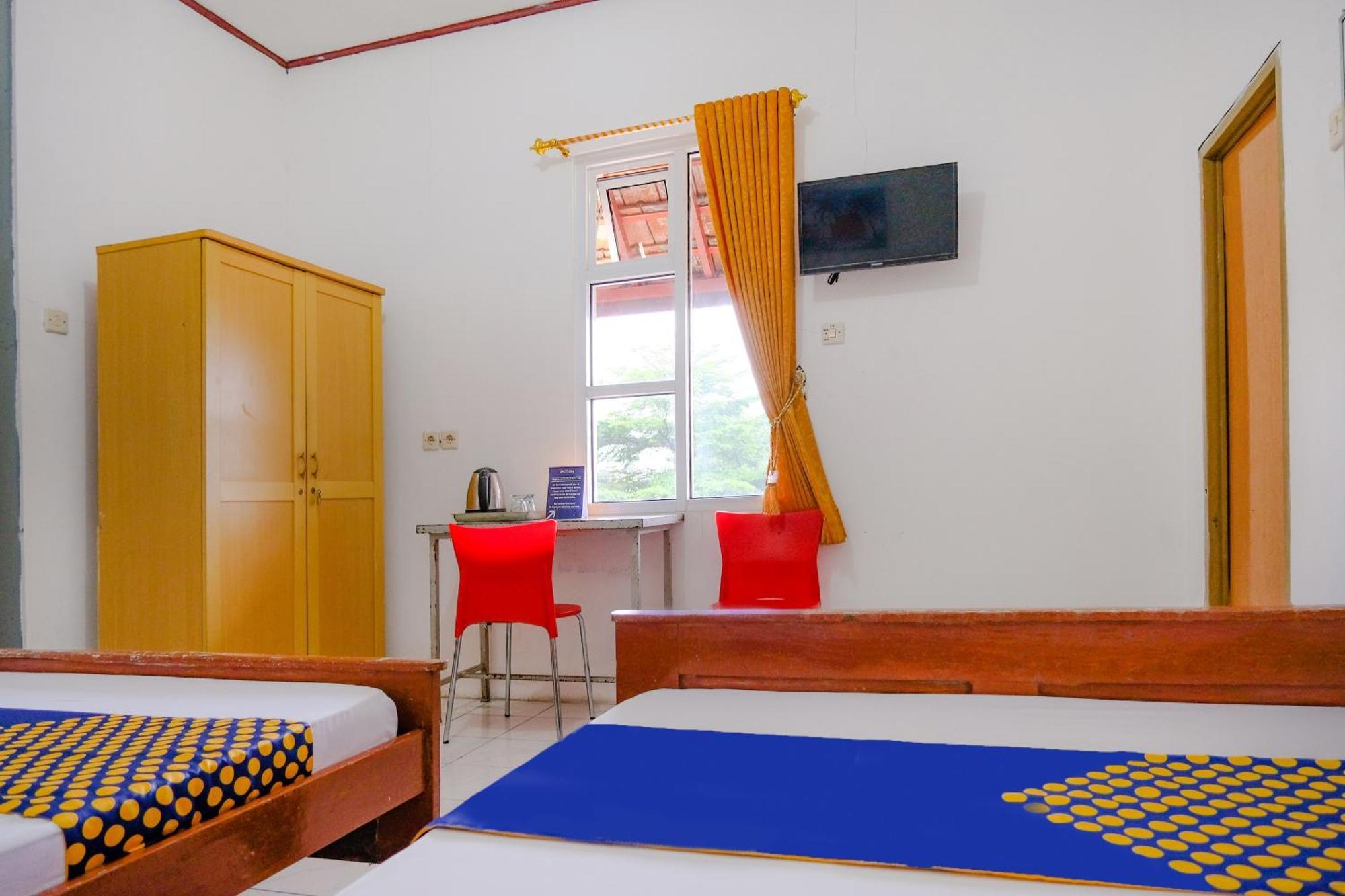Oyo Life 2638 Hotel Raya Саранган Екстер'єр фото