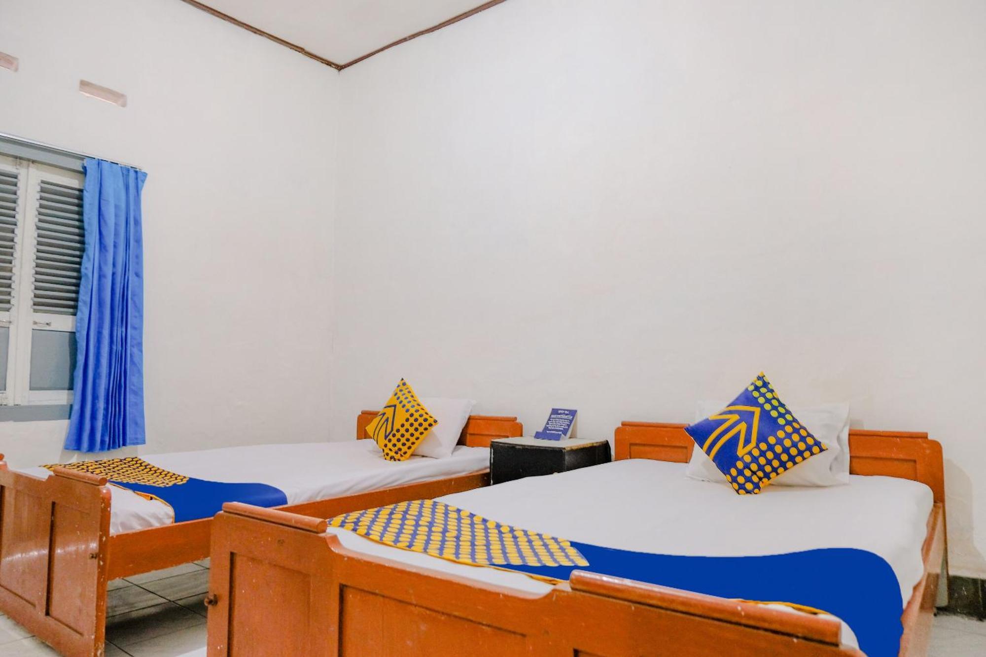 Oyo Life 2638 Hotel Raya Саранган Екстер'єр фото