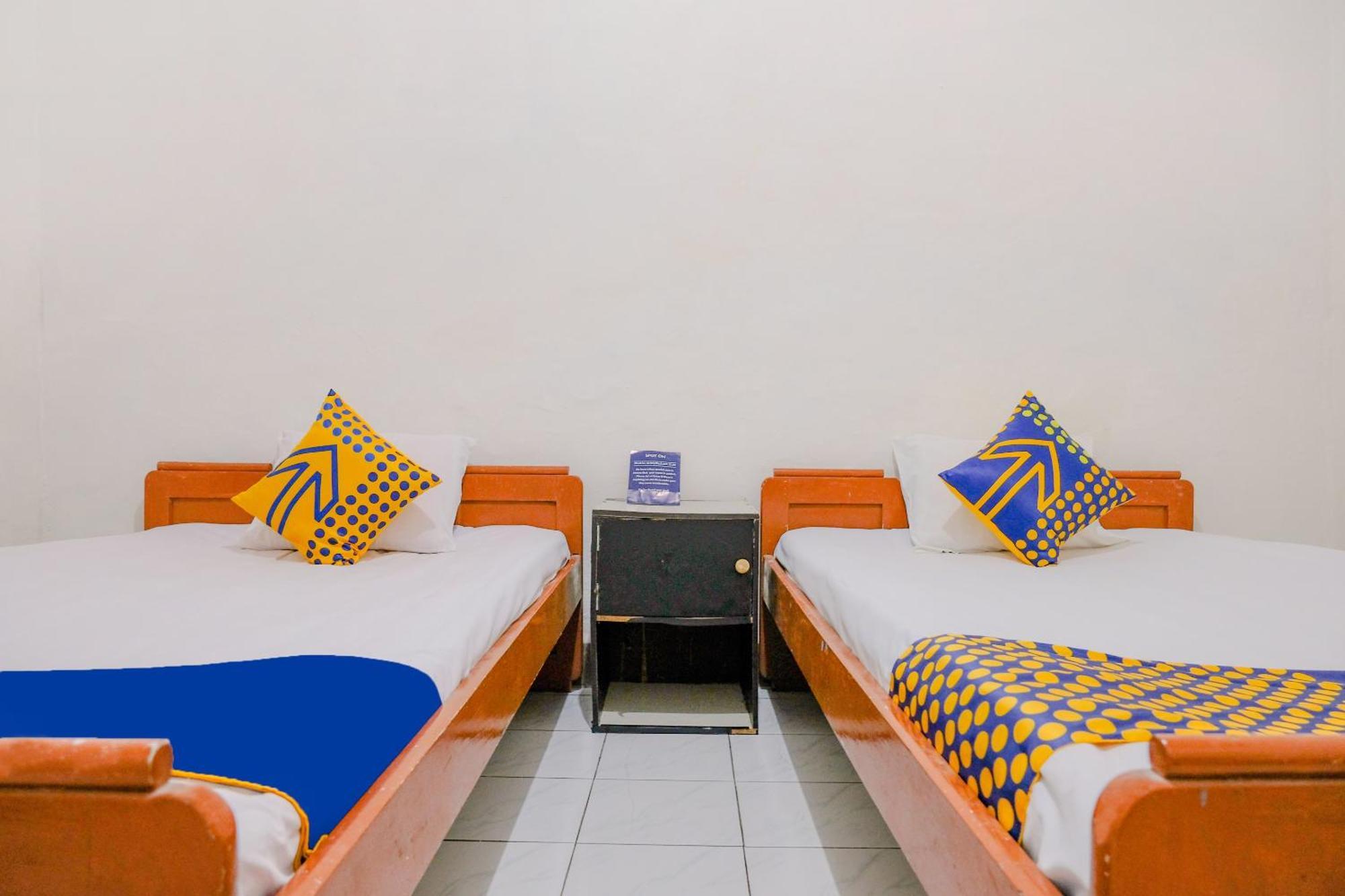 Oyo Life 2638 Hotel Raya Саранган Екстер'єр фото